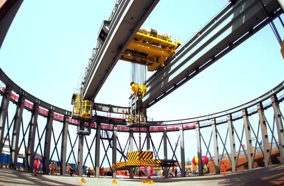 두 배 대들보 머리 위 핵 극지 기중기 원형 기중기 115t~360t PLC 통제